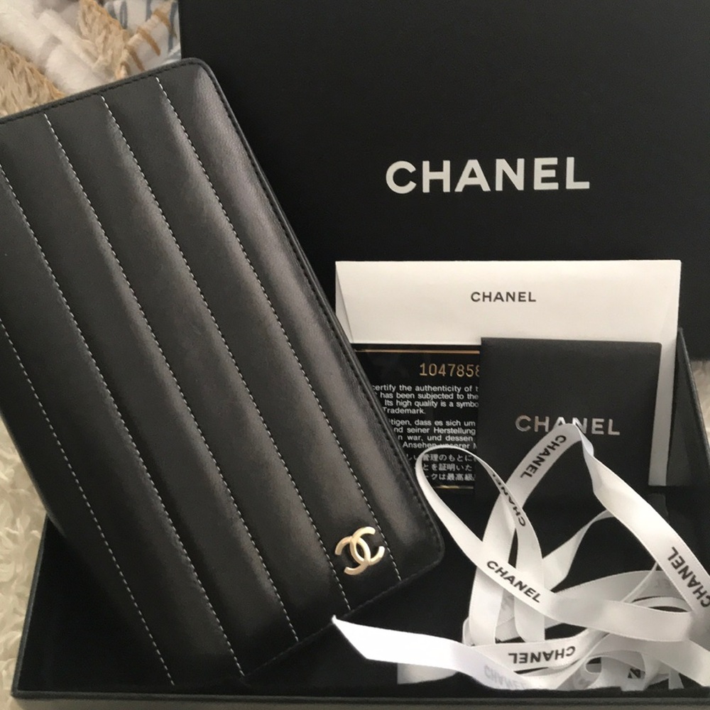 Chanel wallet
